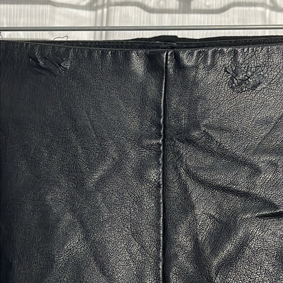 Chicos women’s faux leather front pants. Black. Size 00 (XS/2) - Picture 2 of 6